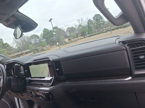 Used 2025 Chevrolet Silverado 1500 LT image 29