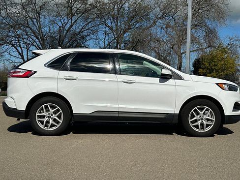 Used 2024 Ford Edge SEL AWD/4WD image 3