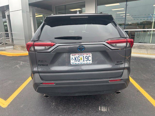Used 2021 Toyota RAV4 XLE w/ Convenience Package AWD/4WD image 3
