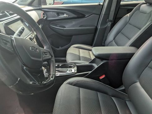Used 2023 Chevrolet TrailBlazer RS w/ Sun and Liftgate Package FWD image 8