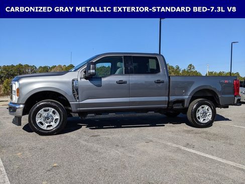 Used 2025 Ford F250 XLT image 6