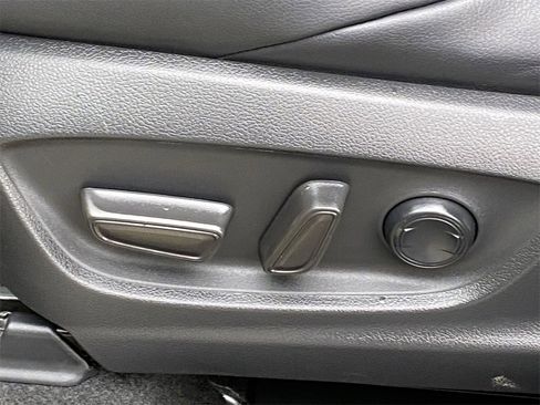 Certified 2023 Toyota Corolla Cross XSE image 22