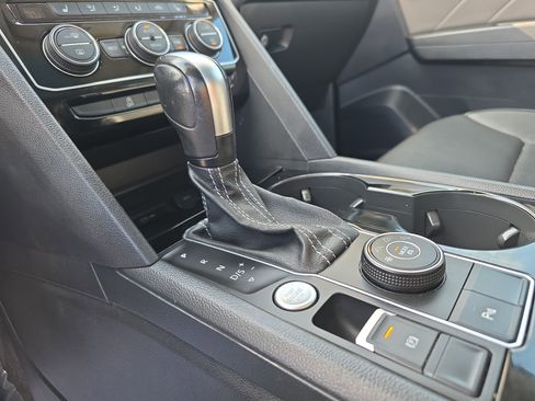 Used 2022 Volkswagen Atlas SE image 38