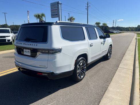 Used 2023 Jeep Grand Wagoneer L Series III w/ HD Trailer Tow Package AWD/4WD image 6