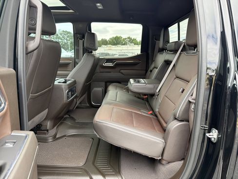 Used 2024 GMC Sierra 1500 Denali w/ Technology Package AWD/4WD image 29