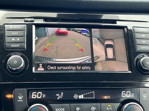 Used 2019 Nissan Rogue SL w/ Premium Package image 24