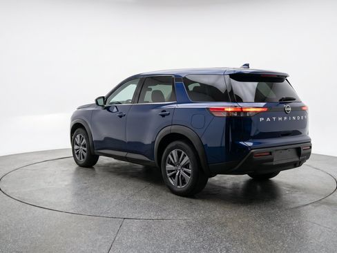 Used 2025 Nissan Pathfinder SV AWD/4WD image 6