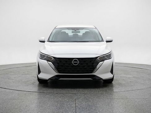 Used 2025 Nissan Sentra SV FWD image 2