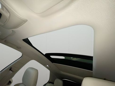Used 2023 Buick Envision Avenir AWD/4WD image 49