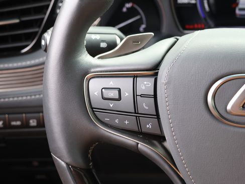 Used 2021 Lexus LS 500h image 18