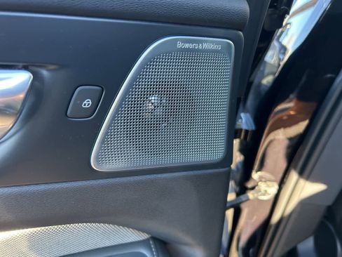 Used 2022 Volvo XC60 T8 R-Design w/ Advanced Package image 32