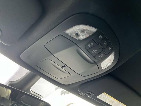 New 2026 Chrysler Pacifica Select image 35