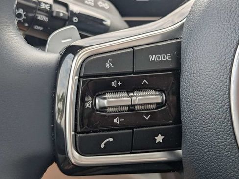 Used 2025 Kia Carnival SX FWD image 25