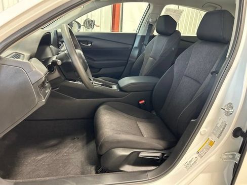 Certified 2025 Honda Accord LX image 15