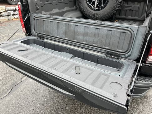 Used 2024 Chevrolet Colorado ZR2 w/ ZR2 Bison Edition image 7