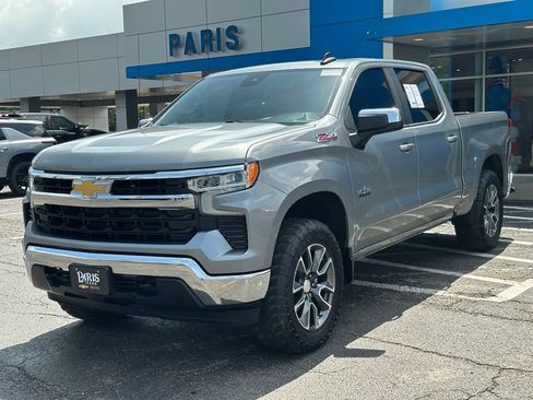 Used 2023 Chevrolet Silverado 1500 LT AWD/4WD image 3