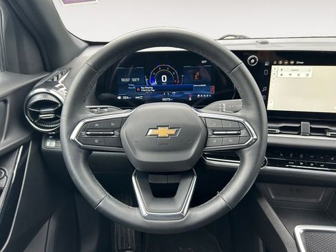 Used 2025 Chevrolet Equinox LT AWD/4WD image 13