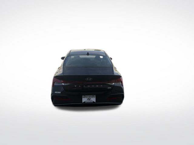 Used 2026 Hyundai Elantra SEL FWD image 4