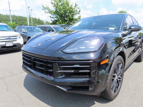 Used 2024 Porsche Cayenne Coupe image 8
