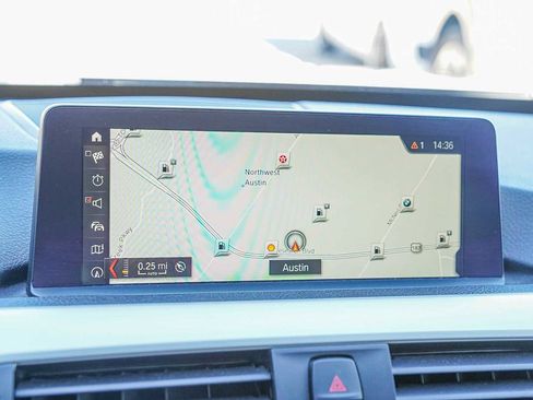 Used 2018 BMW 320i Sedan w/ Convenience Package image 17