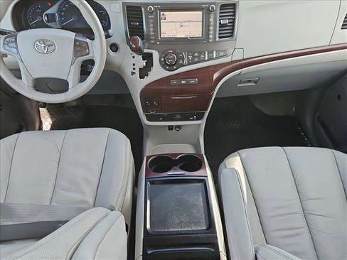 Used 2011 Toyota Sienna XLE w/ XLE Navigation Pkg image 20