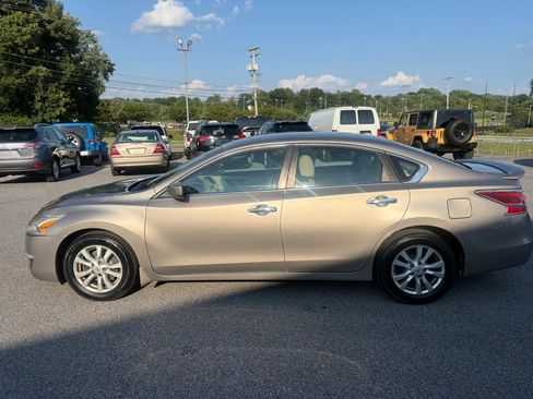 Used 2014 Nissan Altima 2.5 S w/ Sport Value Package FWD image 23