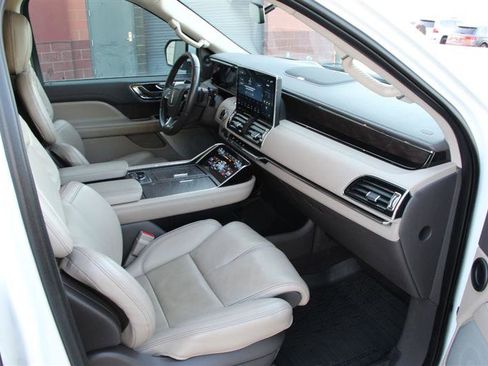 Used 2022 Lincoln Navigator L Reserve AWD/4WD image 21