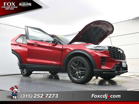 Used 2025 Ford Explorer ST-Line w/ ST-Line Street Pack AWD/4WD image 35