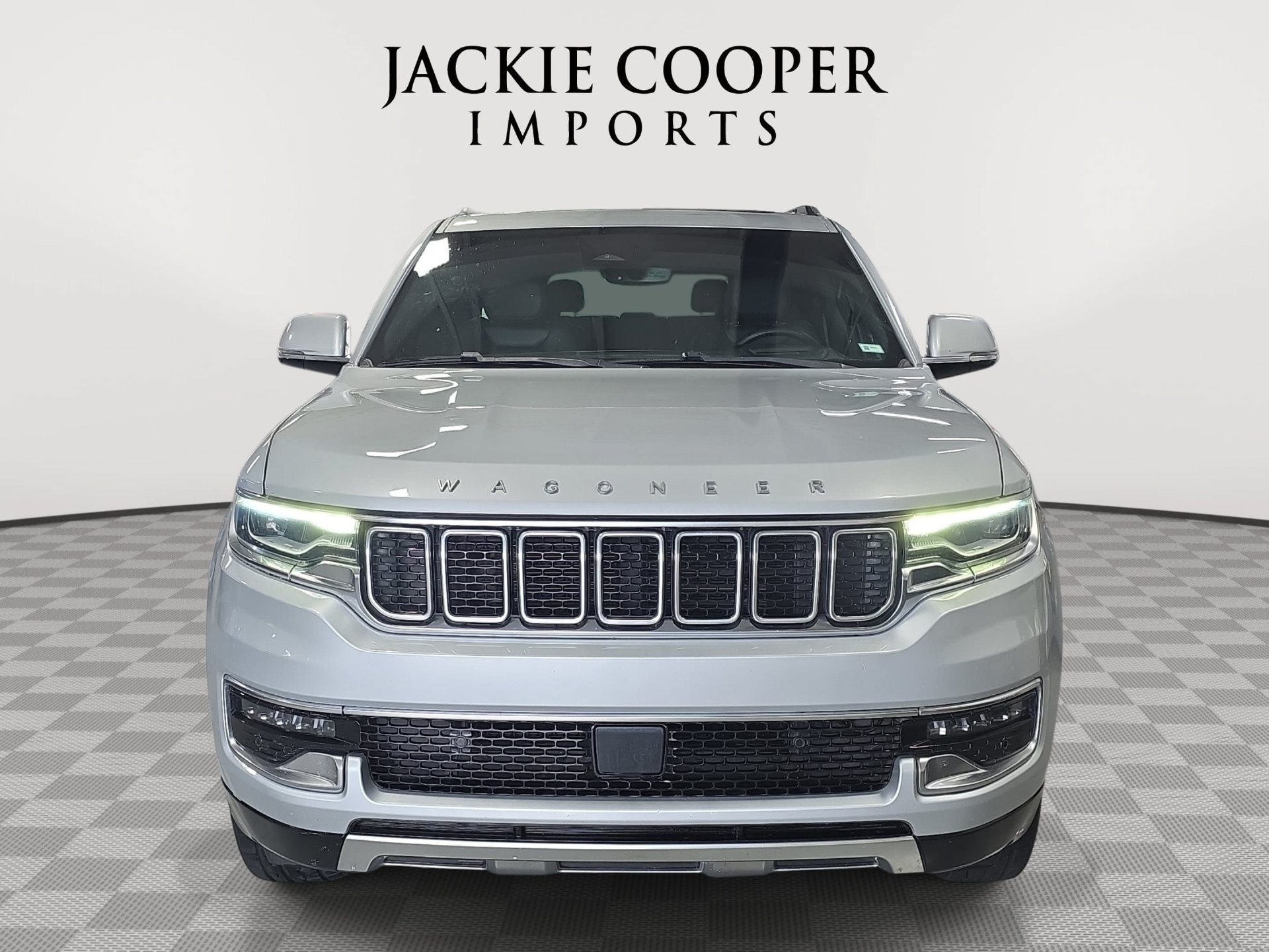 Used 2022 Jeep Wagoneer Series III w/ Premium Group I AWD/4WD image 2