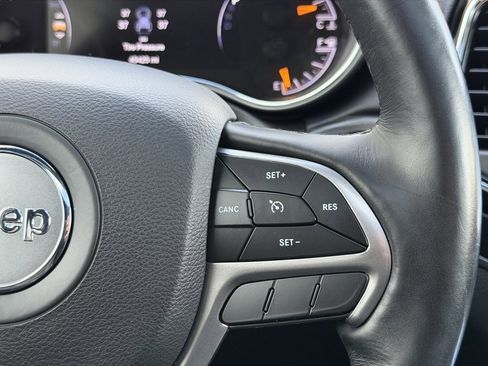 Used 2021 Jeep Grand Cherokee Limited image 17