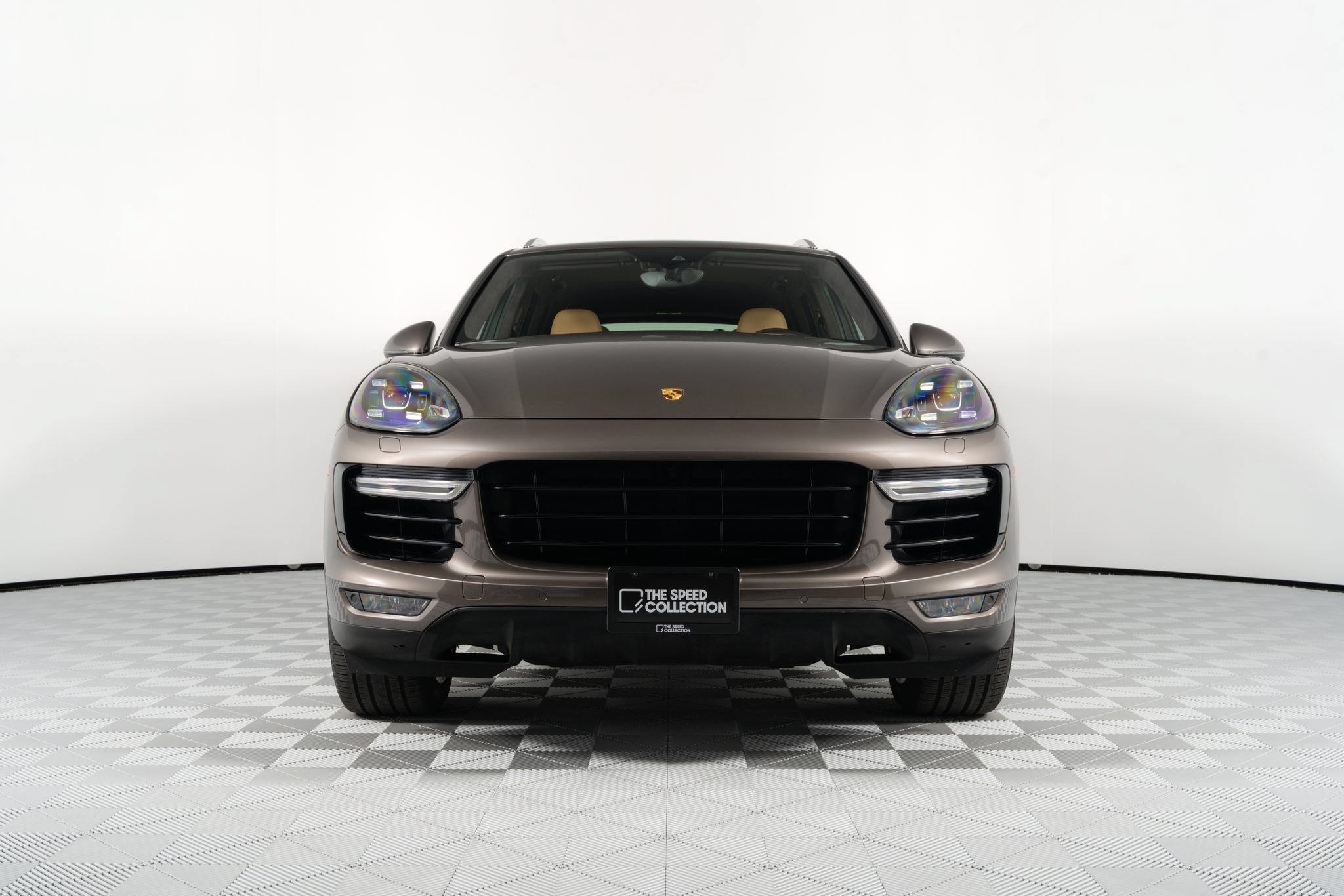 Used 2016 Porsche Cayenne Turbo S AWD/4WD image 16