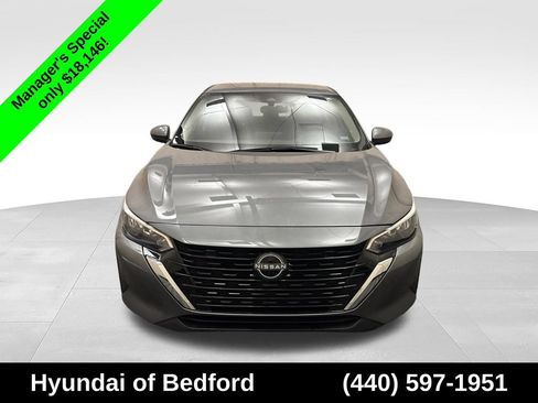 Used 2024 Nissan Sentra SV FWD image 2