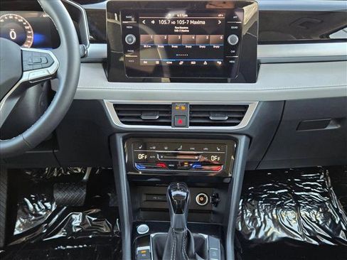 New 2026 Volkswagen Taos SE image 13