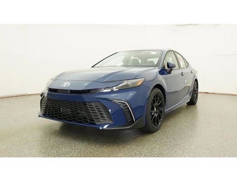 New 2026 Toyota Camry SE FWD image 32