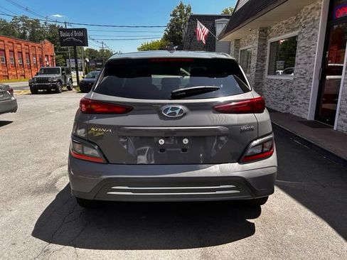 Used 2023 Hyundai Kona SE FWD image 6