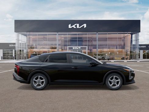 New 2025 Kia K4 LXS image 7