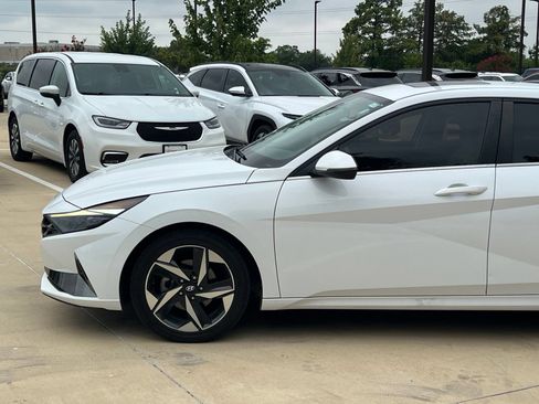 Used 2021 Hyundai Elantra Limited FWD image 7