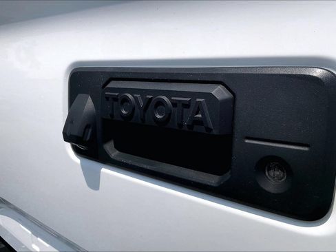 Used 2019 Toyota Tacoma SR w/ SX Package AWD/4WD image 30