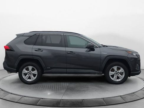 Used 2021 Toyota RAV4 LE AWD/4WD image 6