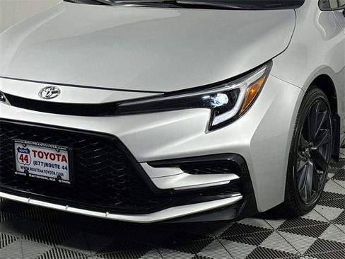 Used 2023 Toyota Corolla SE image 3