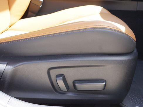 Used 2025 Lexus IS 300 w/ Premium Package RWD image 29