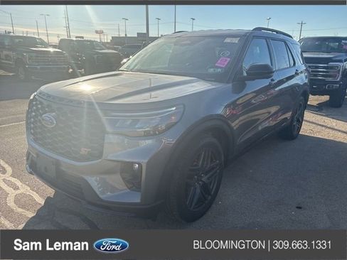 Used 2025 Ford Explorer ST image 1