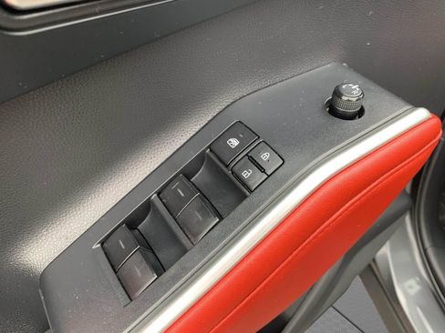 Used 2022 Toyota Highlander XSE AWD/4WD image 12