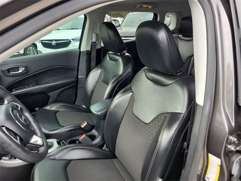 Used 2019 Jeep Compass Latitude image 19