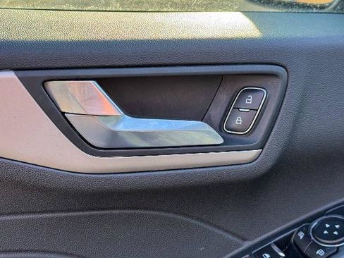 Certified 2022 Ford Escape SEL image 24