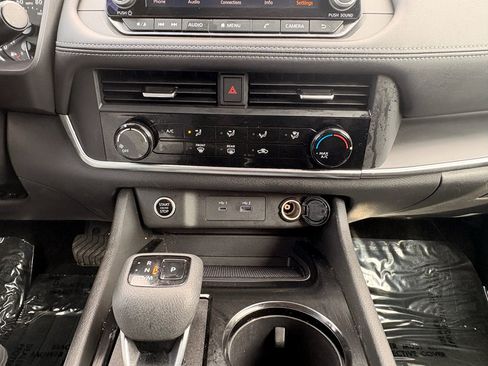 Used 2023 Nissan Rogue S image 24