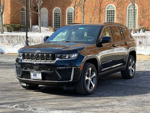 New 2026 Jeep Grand Cherokee Limited image 3