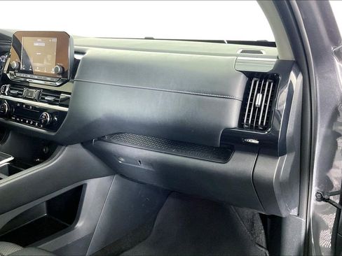 Used 2024 Nissan Pathfinder SV image 22