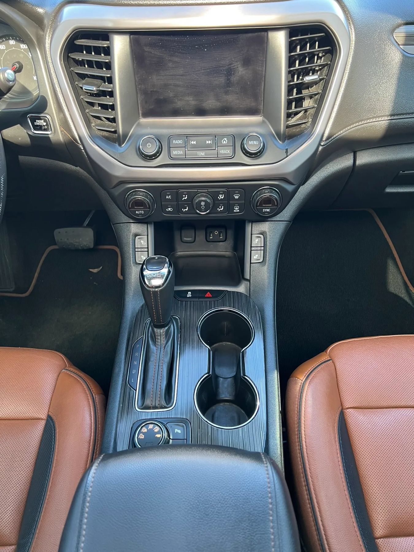 Used 2017 GMC Acadia SLT AWD/4WD image 12
