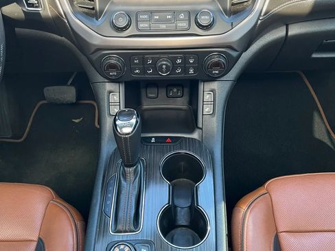 Used 2017 GMC Acadia SLT AWD/4WD image 12